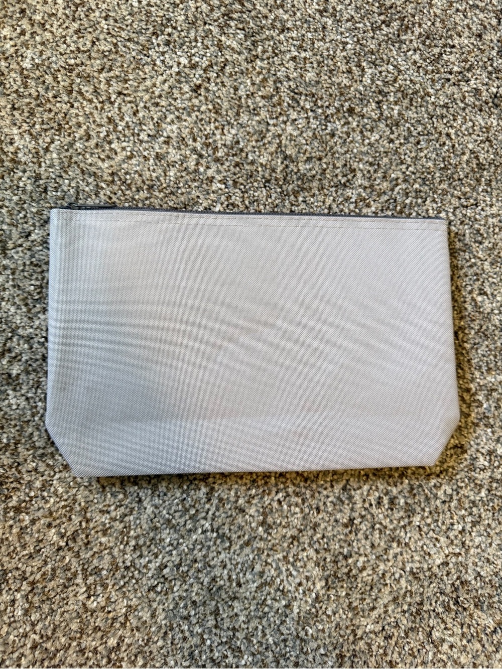 Thirty-One Medium Zipper Pouch - Picture 2 of 3